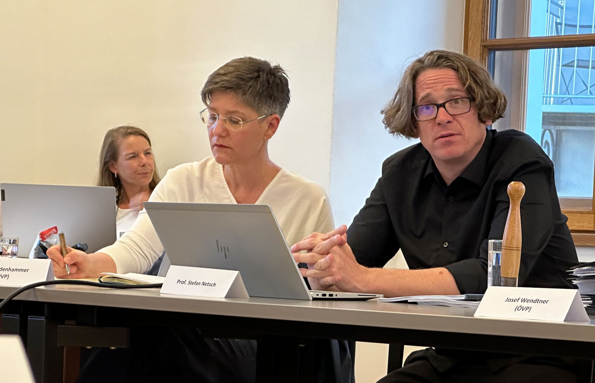 Vizeburgermeisterin Judith Eidenhammer und Professor Stefan Netsch